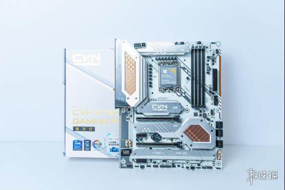 白色战神！CVN Z790D5 GAMING FROZEN 巡洋舰表现完美